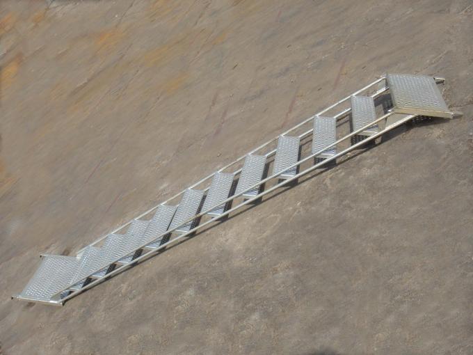 Pre - Galvanized Scaffolding Ladder , stair scaffolding system 37kg 3.05*2m